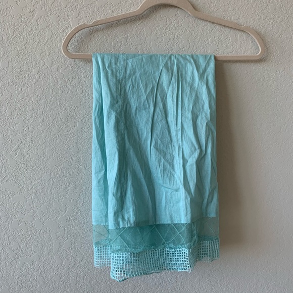 Pakistani Designer Threads and Motifs Suit - Picture 4 of 5